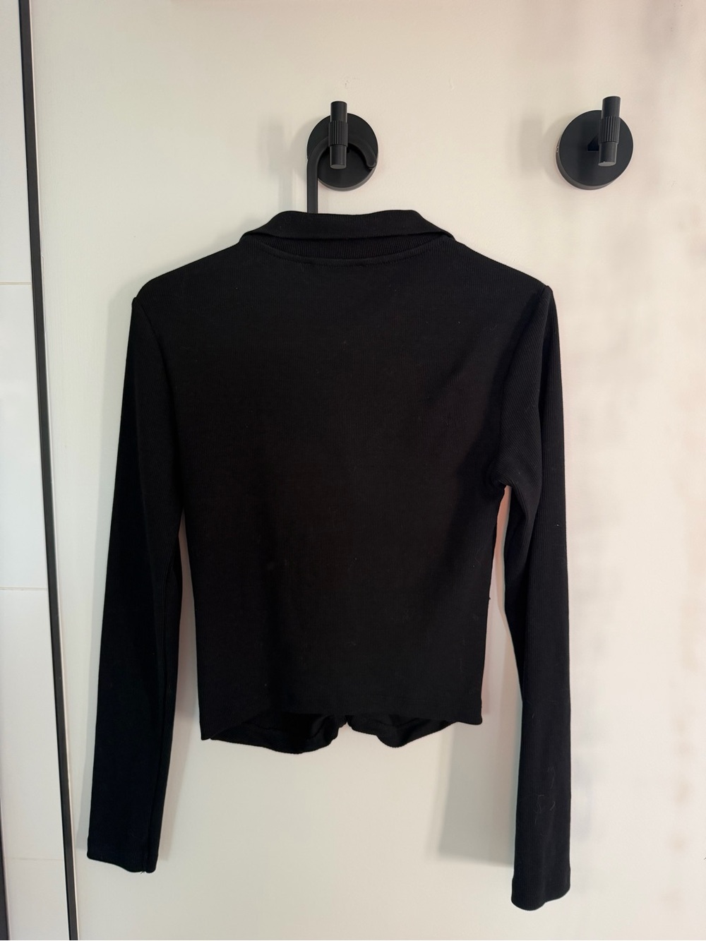 Zara Black Long-Sleeve Ruched Button-Front Shirt - Picture 4 of 4